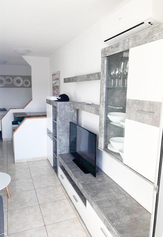 Sea View Studio Apartment In Santa Maria Adeje Bagian luar foto